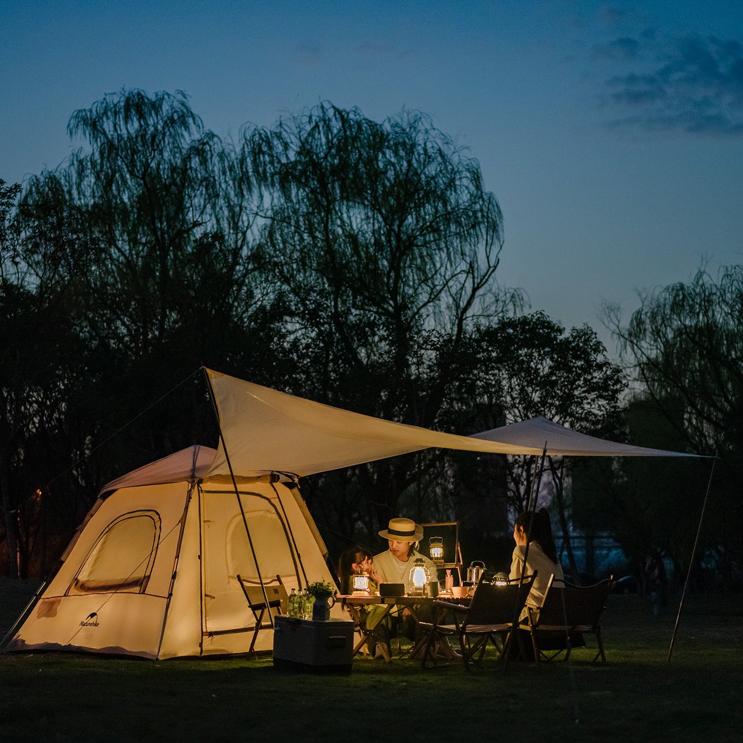 An image of a High R-Value Ultralight Outdoor Inflatable Sleeping Pad by Naturehike official store